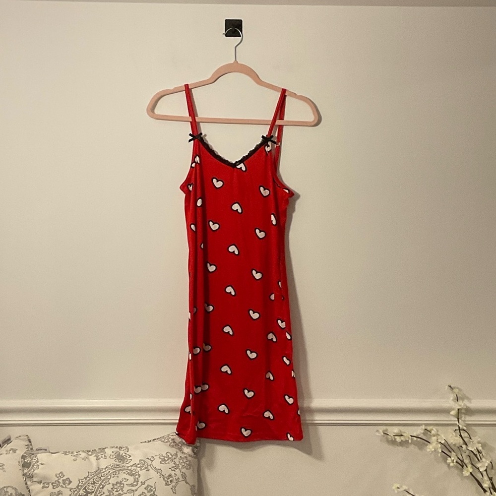 Red Heart Print Nightgown